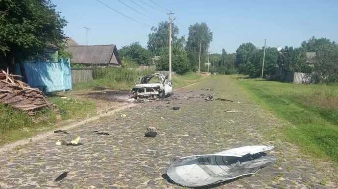 Окупанти FPV-дроном атакували авто поліцейських на Сумщині, є поранений