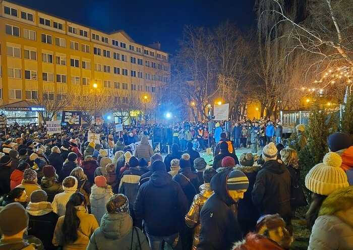 У Братиславі тисячі людей знову вимагали відставки проросійського уряду Фіцо