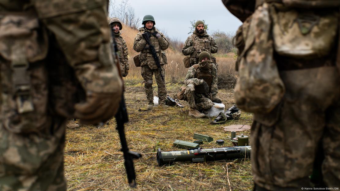 Новобранці 21-го окремого батальйону спеціального призначення президентської бригади тренуються на полігоні, Донецька область, листопад 2024 року